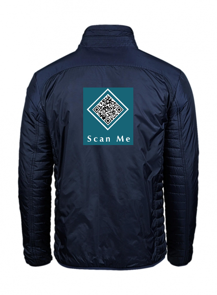 abrigo-hombre-con-codigo-qr-scanme-clothing.jpg